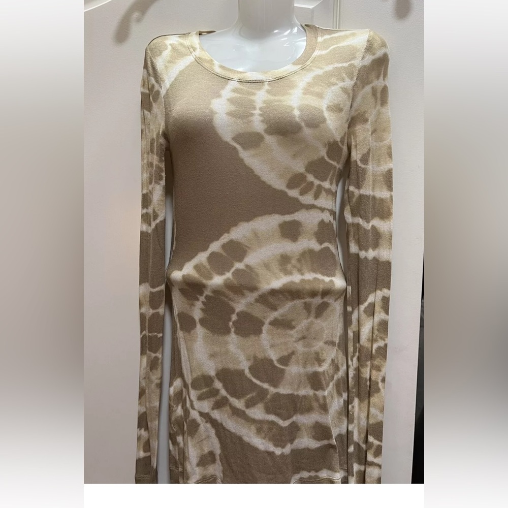 Bcbg max azria top beige floral-print Top knit size XS.
